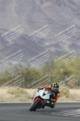 media/Oct-30-2025-Racers Edge (Thu) [[dabbdaf680]]/3-B Group/Session 5 (Turn 6)/